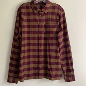 Lululemon Masons Peak Flannel Button Down Size M